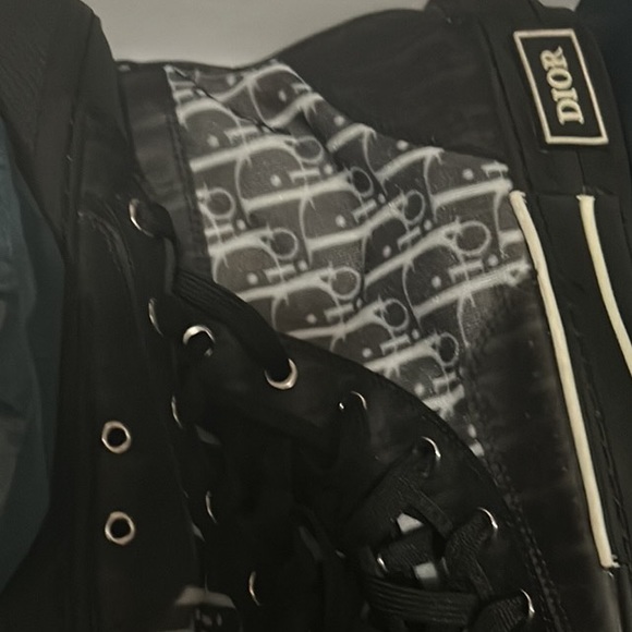 550 for both. size 43 - Picture 5 of 5